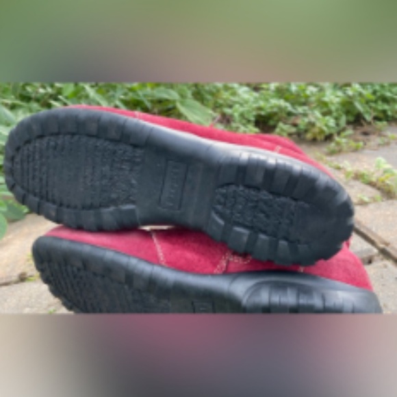 Proper RED Suede Flat Ankle Boots, 8 Fall Sale - Picture 5 of 7